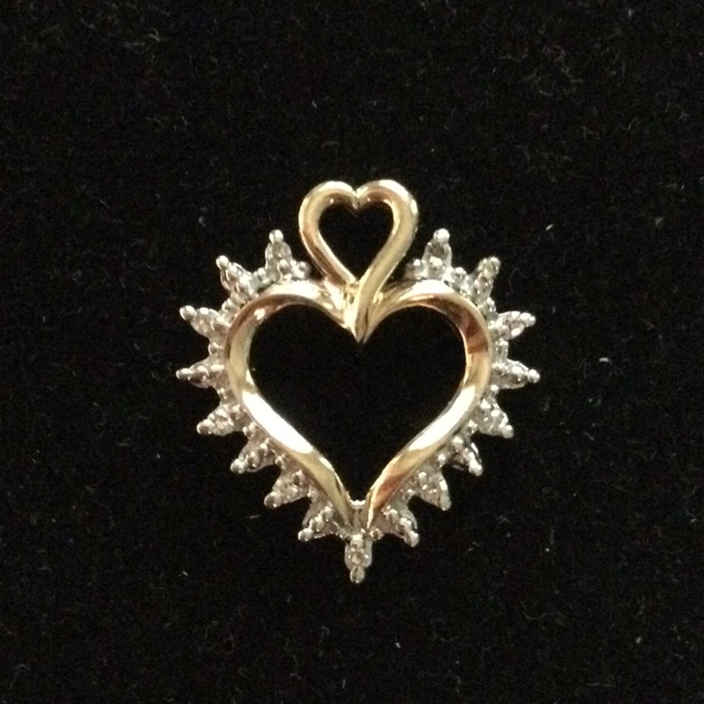 14 K DIAMOND HEART PENDANT